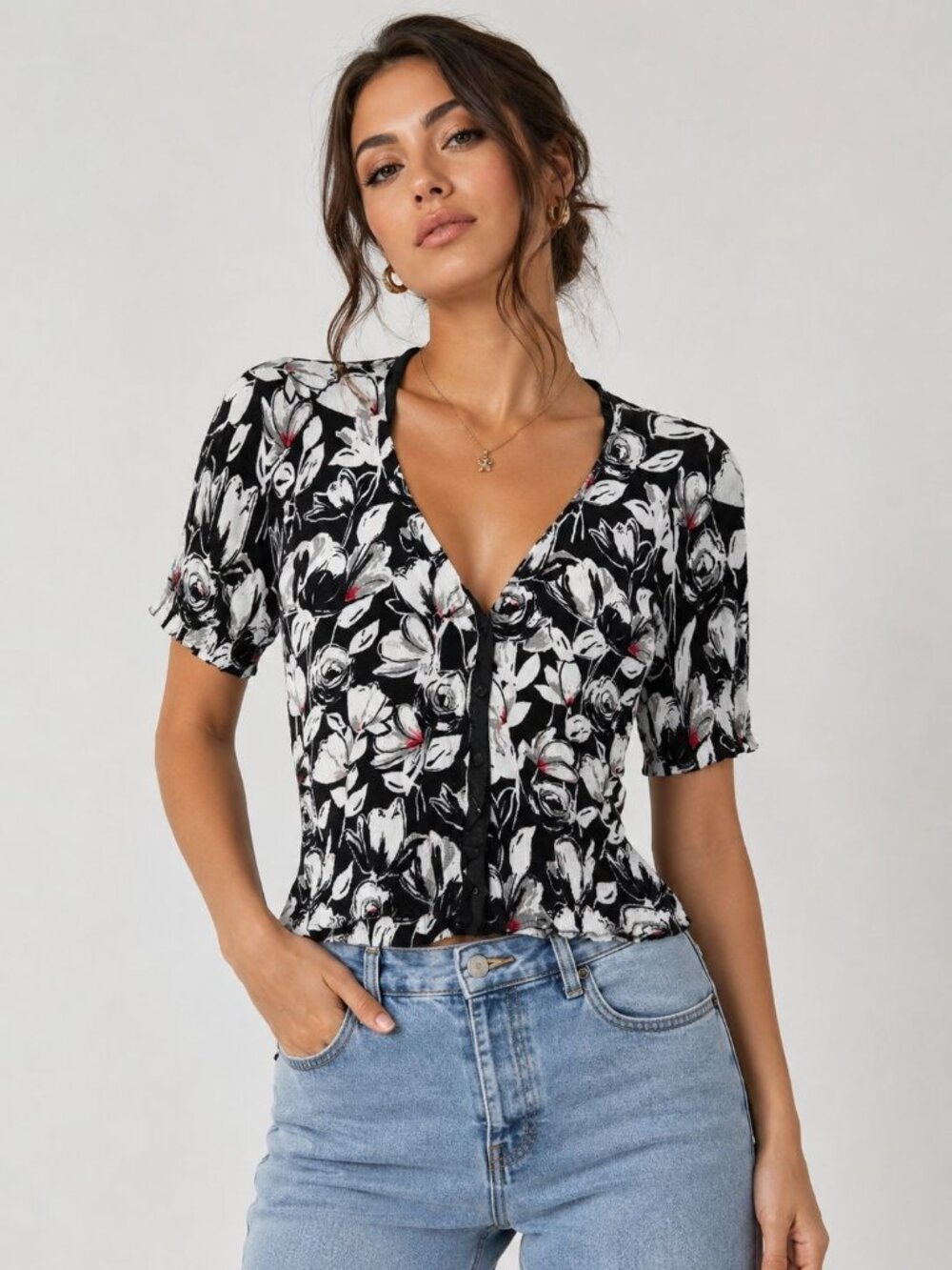 White House Black Market Top Size Medium Floral Print Short Sleeve